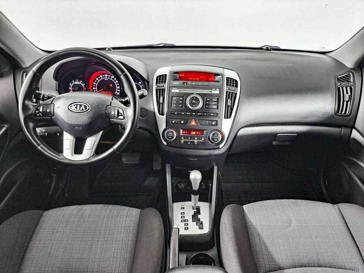 Kia Ceed с пробегом — 2010 год. Фото: #11