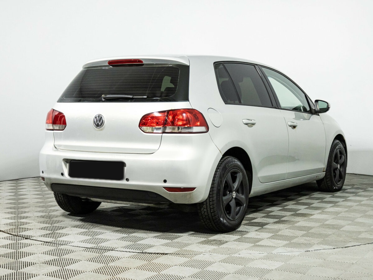 Volkswagen Golf с пробегом — 2010 год. Фото: #4