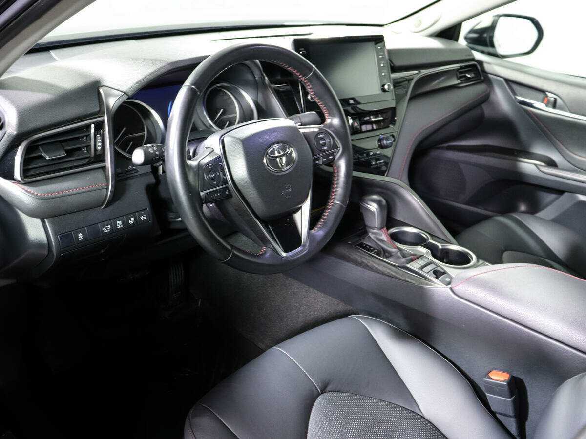 Toyota Camry с пробегом — 2021 год. Фото: #7