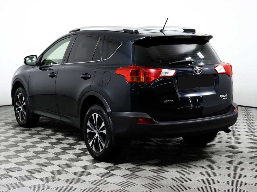 Toyota RAV4 с пробегом — 2015 год. Фото: #6