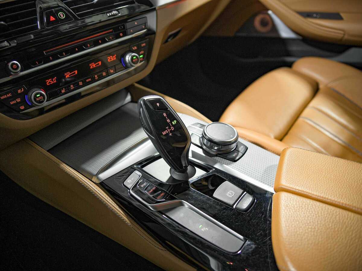 BMW 5 серии с пробегом — 2017 год. Фото: #11