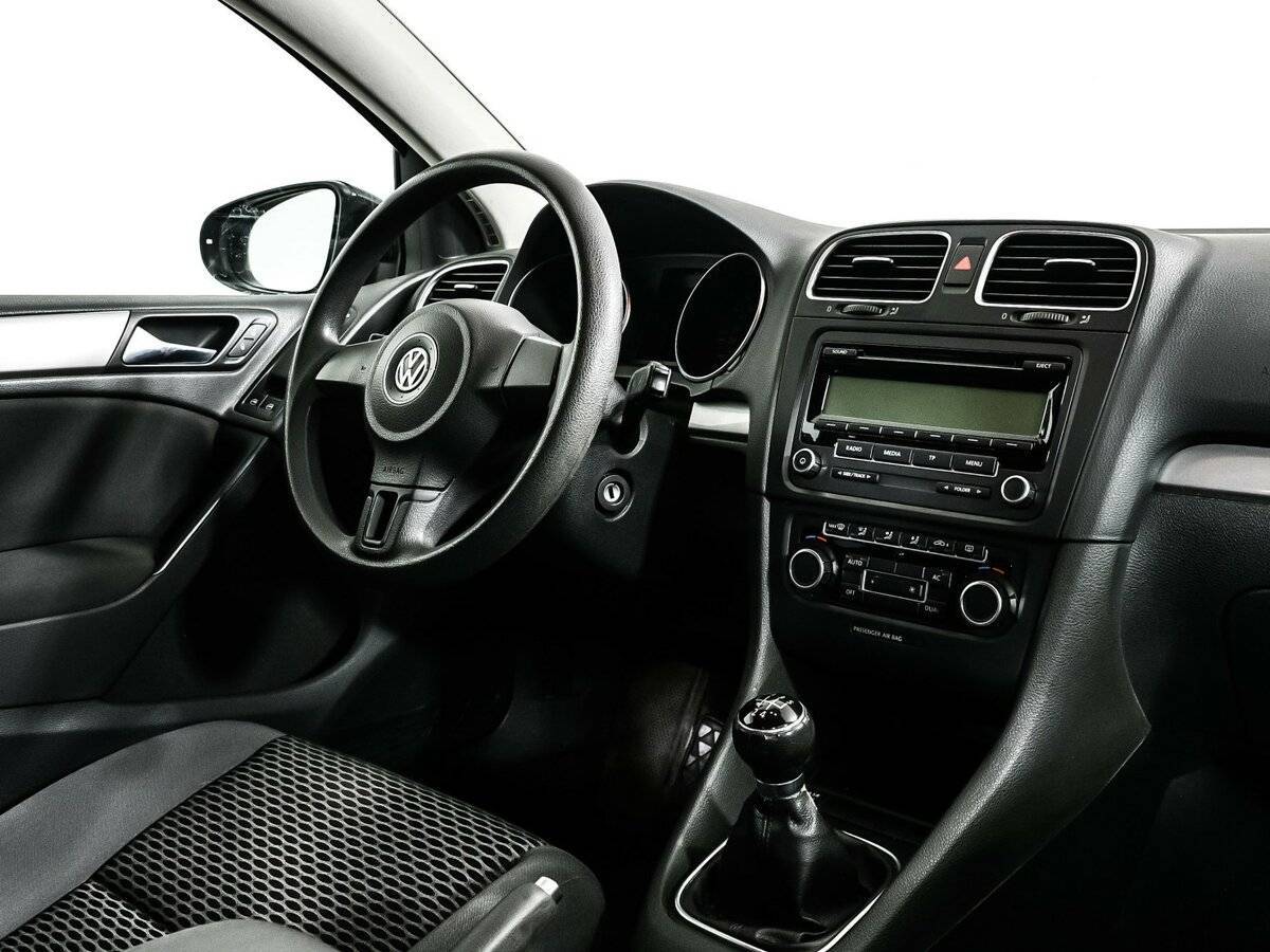 Volkswagen Golf с пробегом — 2010 год. Фото: #8