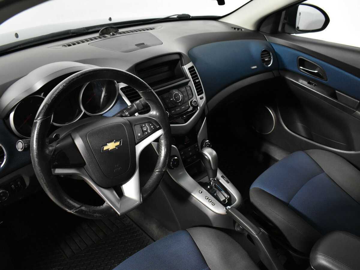 Chevrolet Cruze с пробегом — 2011 год. Фото: #8