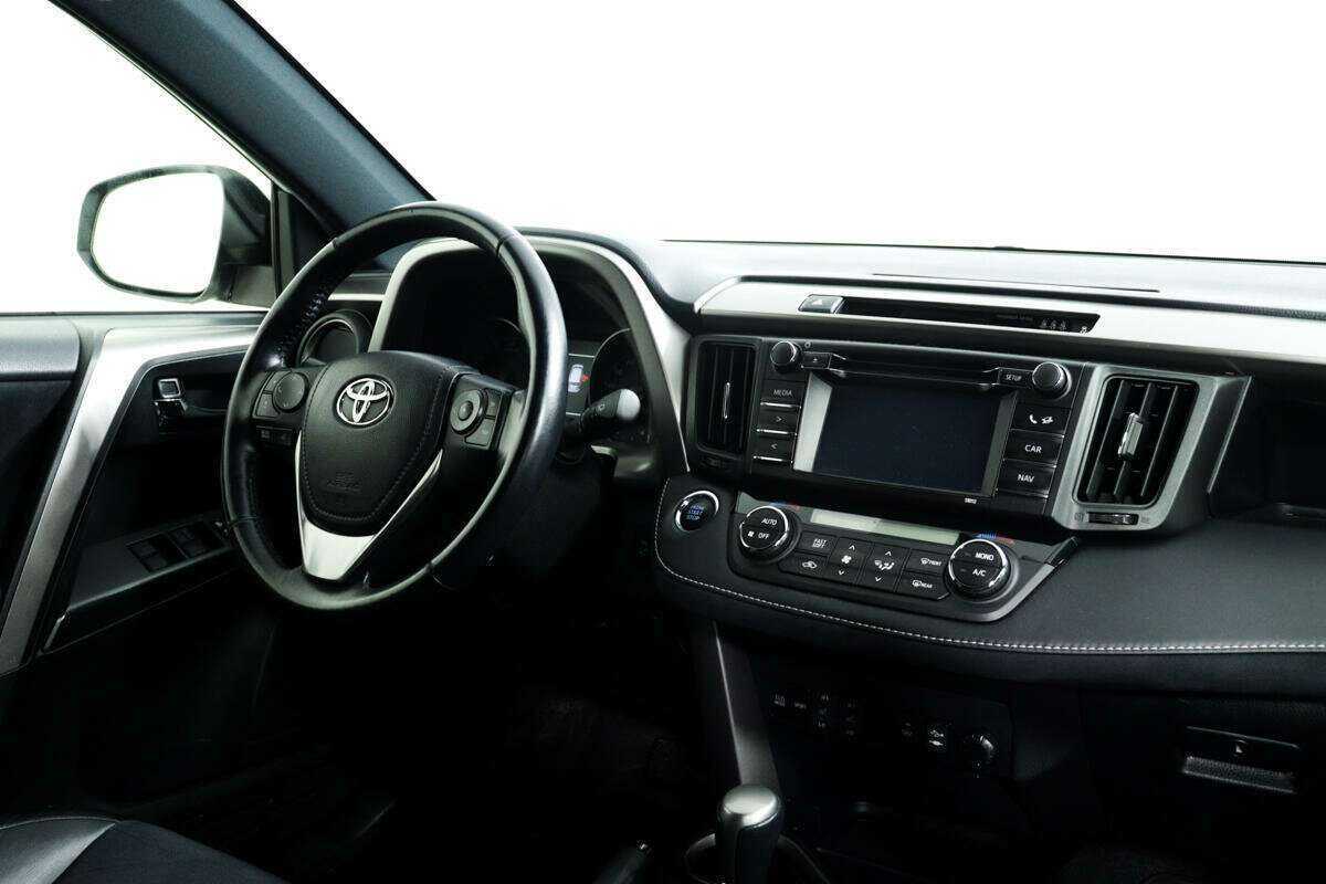 Toyota RAV4 с пробегом — 2016 год. Фото: #8