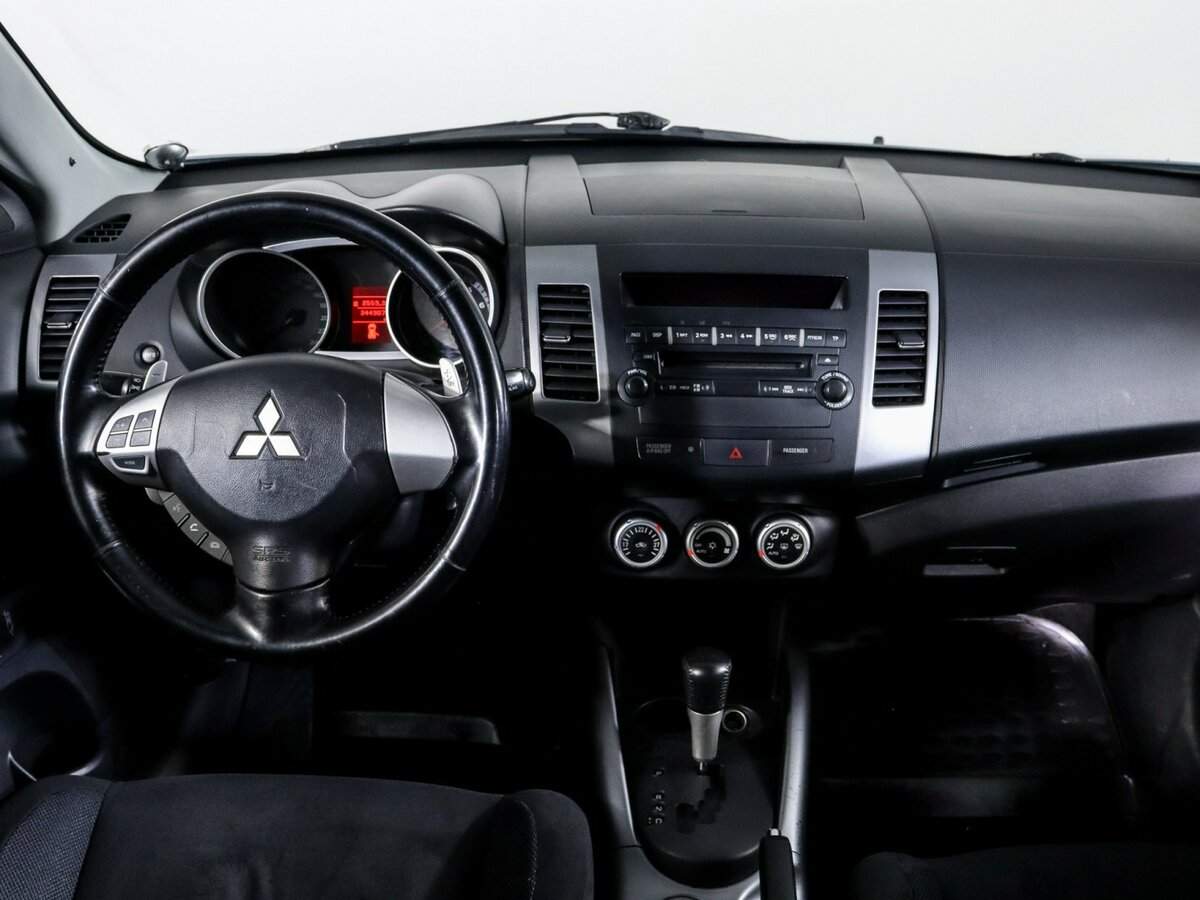 Mitsubishi Outlander с пробегом — 2007 год. Фото: #8