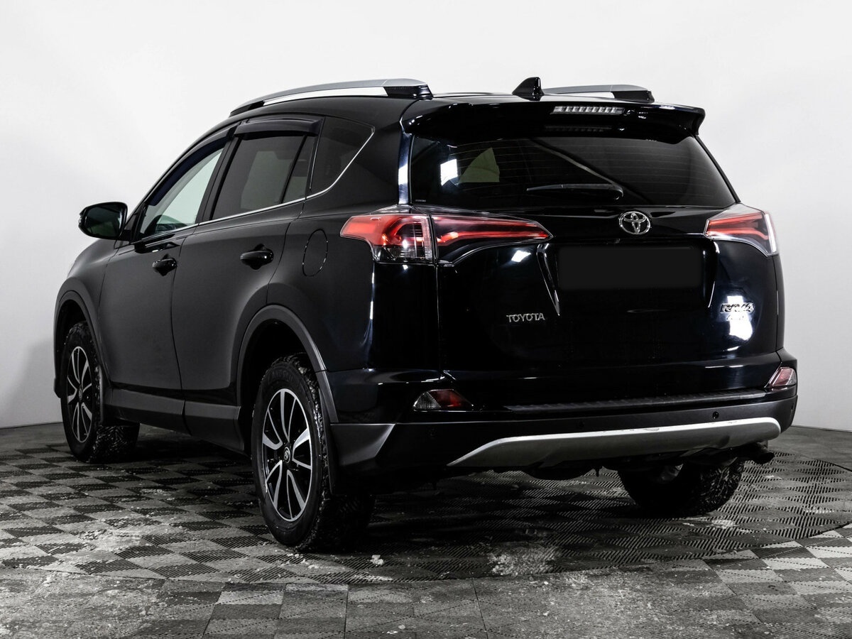 Toyota RAV4 с пробегом — 2018 год. Фото: #5