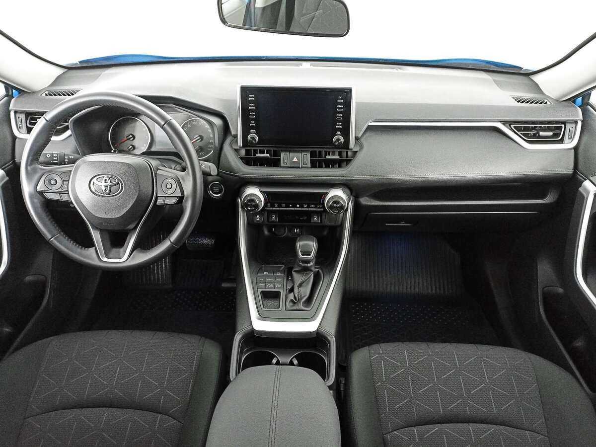 Toyota RAV4 с пробегом — 2020 год. Фото: #11