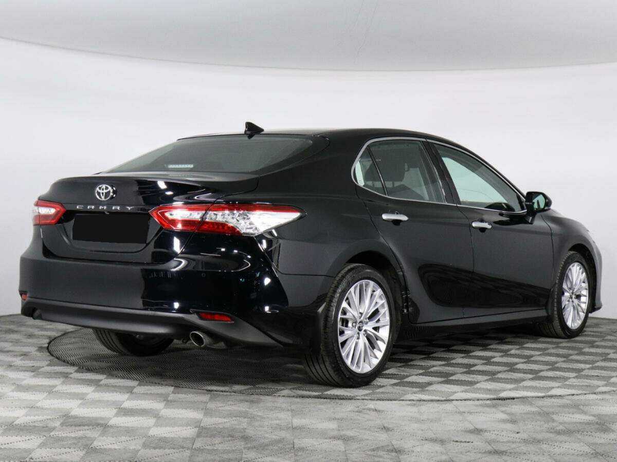 Toyota Camry с пробегом — 2018 год. Фото: #4