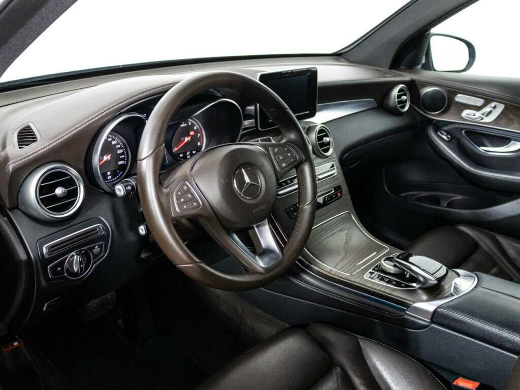 Mercedes-Benz GLC с пробегом — 2015 год. Фото: #10