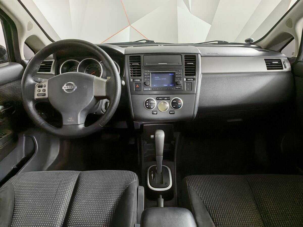 Nissan Tiida с пробегом — 2010 год. Фото: #9