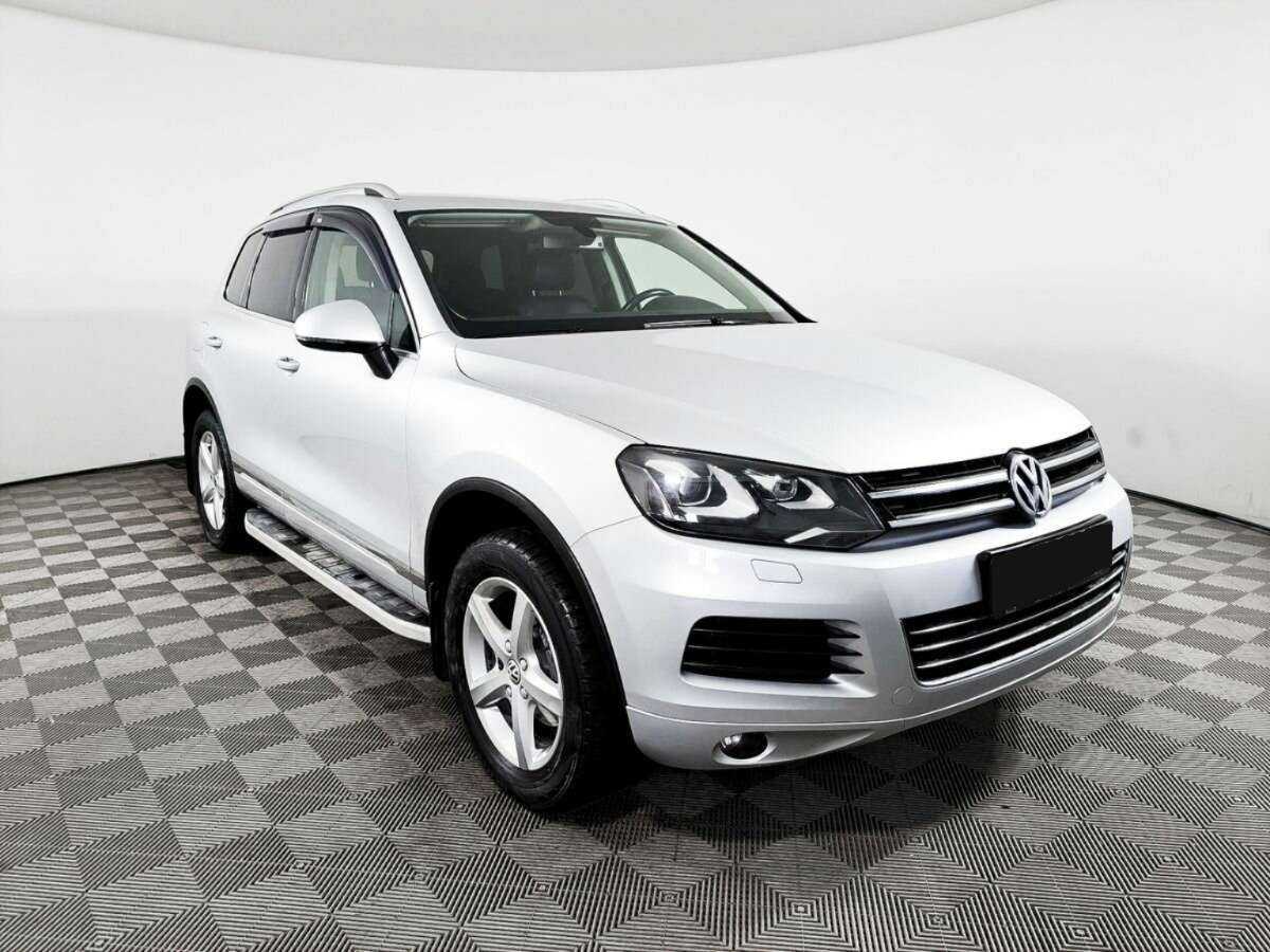 Volkswagen Touareg с пробегом — 2012 год. Фото: #2