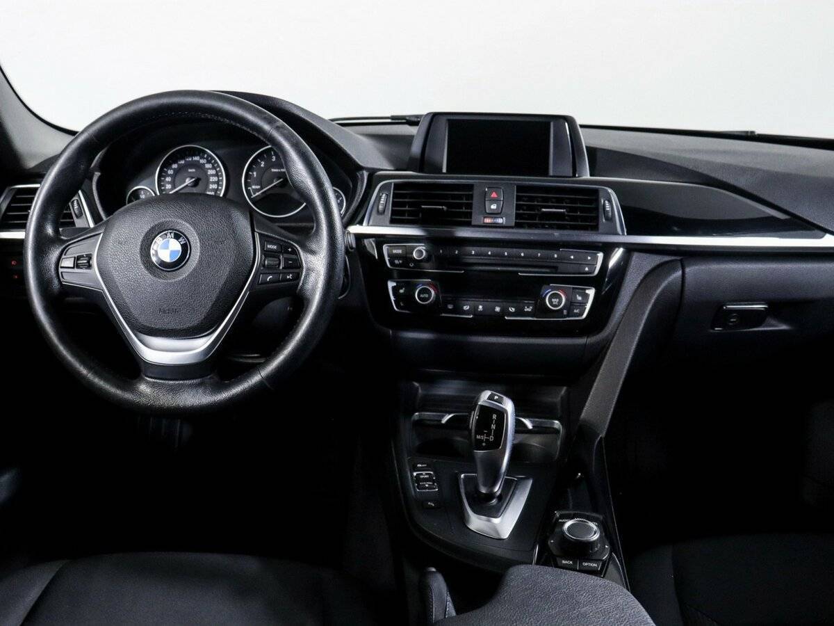 BMW 3 серии с пробегом — 2016 год. Фото: #11