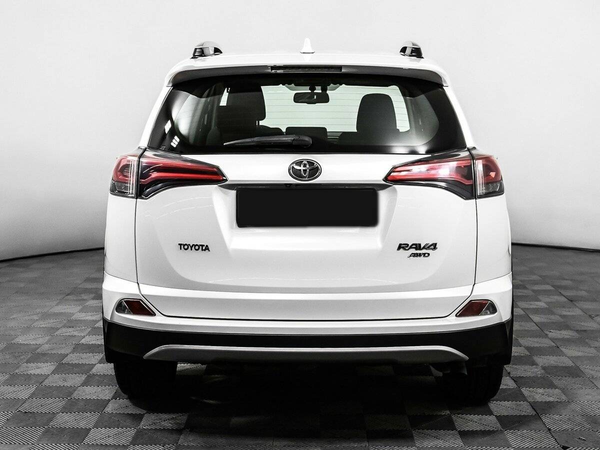 Toyota RAV4 с пробегом — 2017 год. Фото: #5