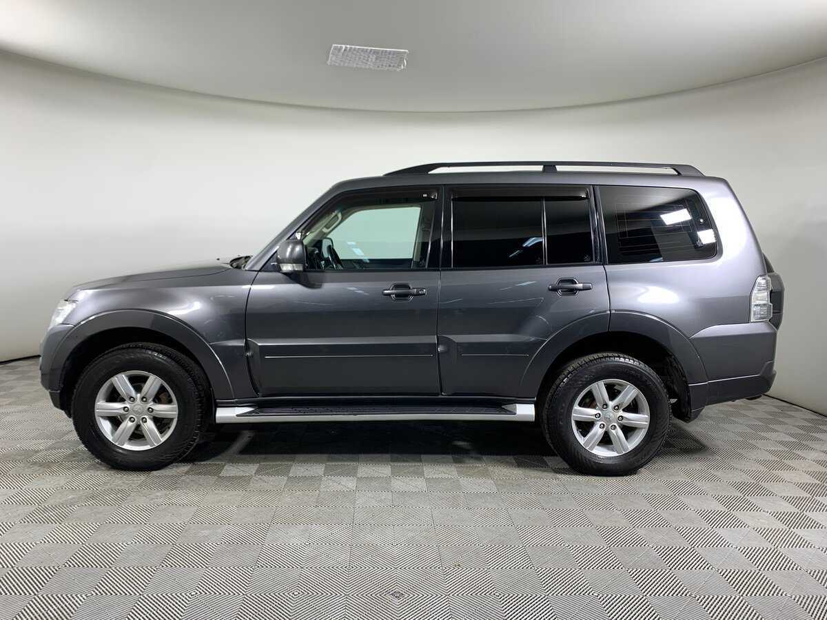 Mitsubishi Pajero с пробегом — 2015 год. Фото: #7