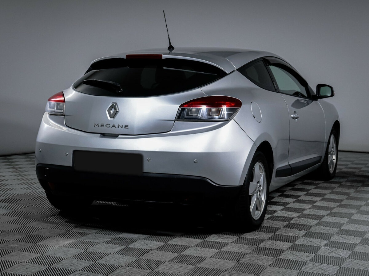 Renault Megane с пробегом — 2011 год. Фото: #3