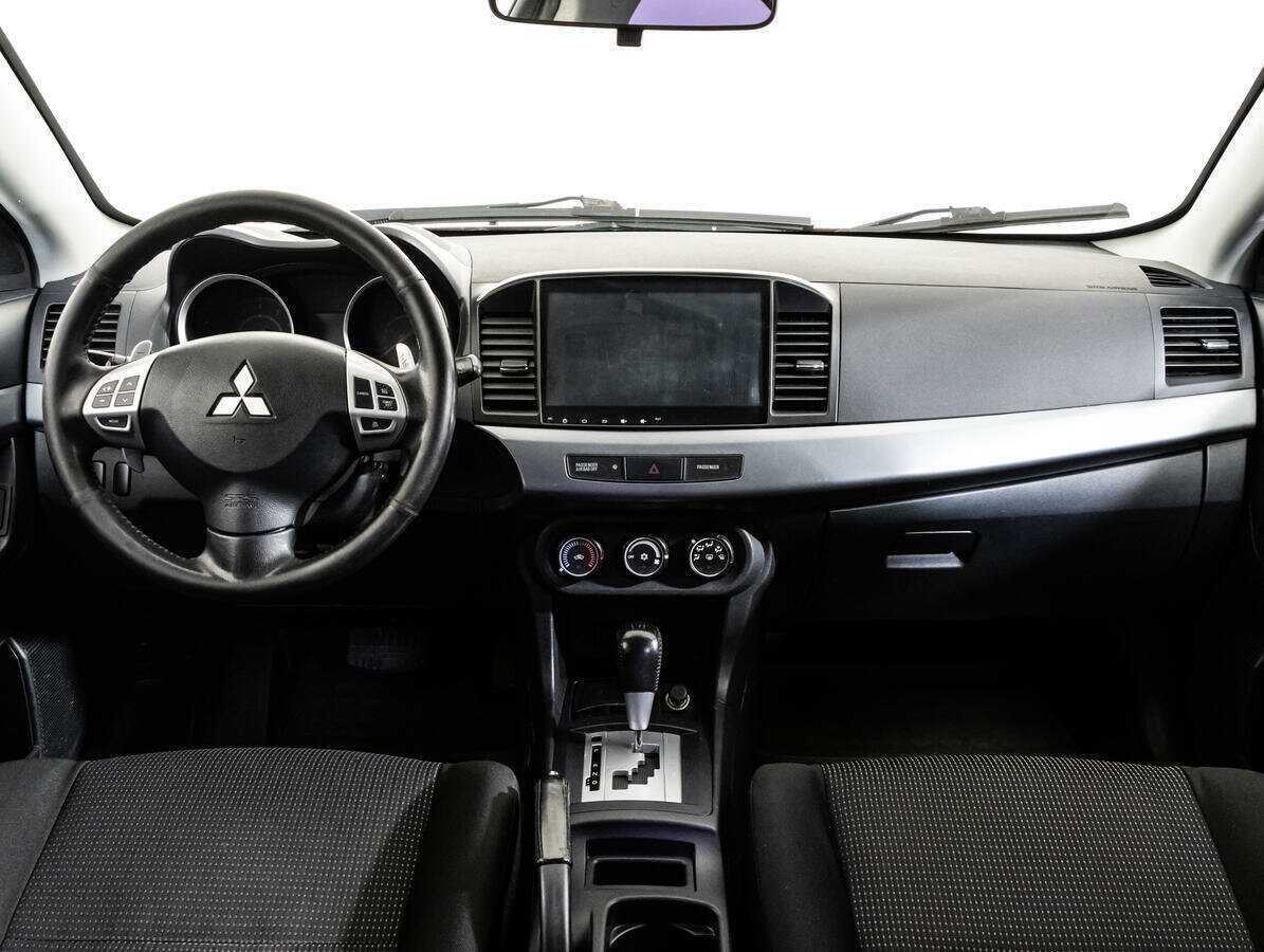 Mitsubishi Lancer с пробегом — 2011 год. Фото: #9