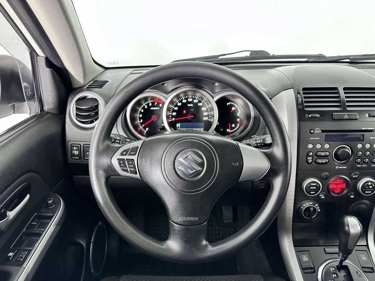 Suzuki Grand Vitara с пробегом — 2011 год. Фото: #9