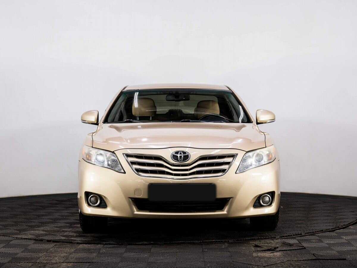 Toyota Camry с пробегом — 2010 год. Фото: #1