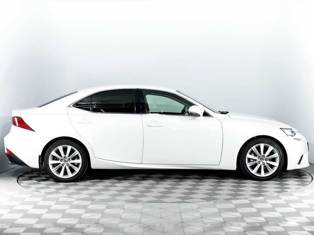 Lexus IS с пробегом — 2015 год. Фото: #3