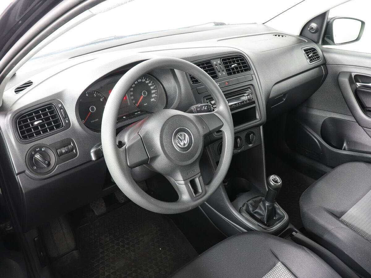 Volkswagen Polo с пробегом — 2011 год. Фото: #4