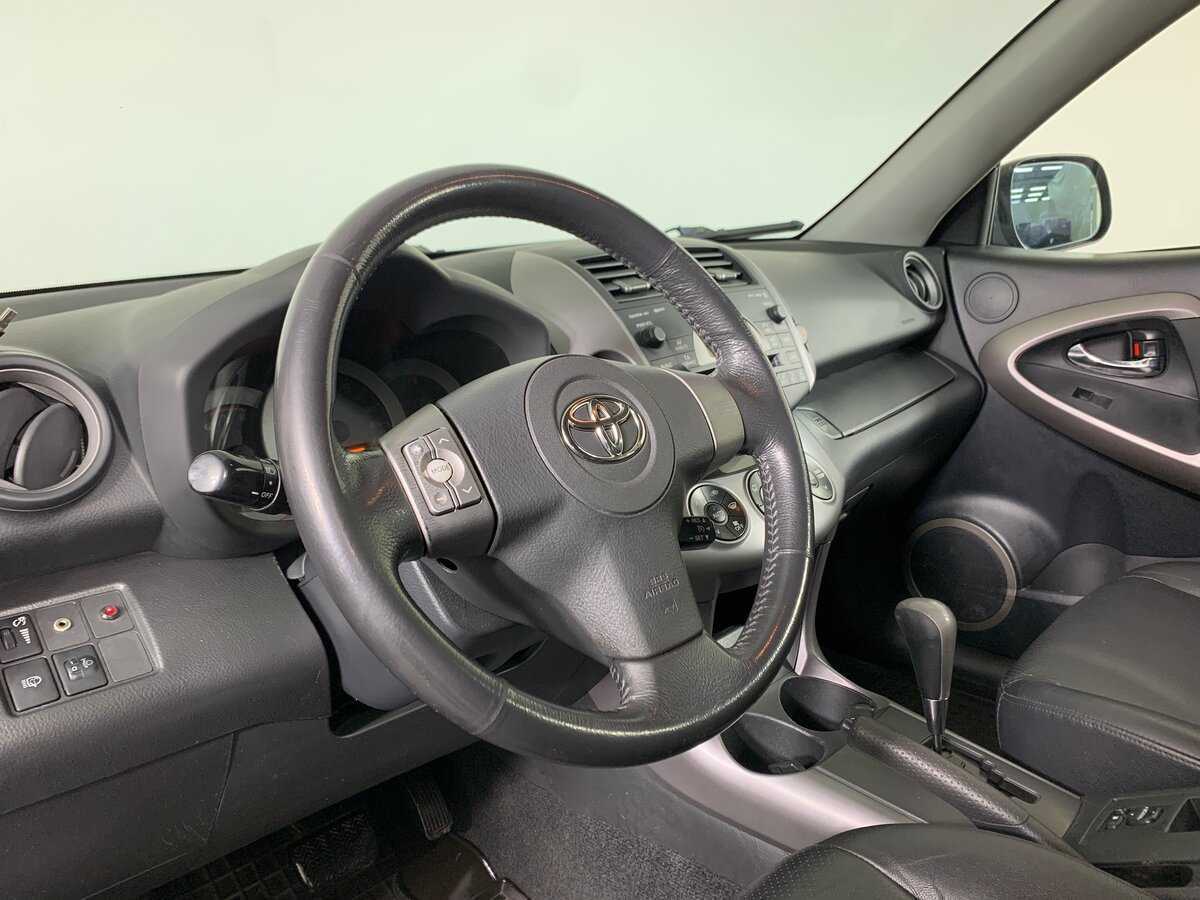 Toyota RAV4 с пробегом — 2006 год. Фото: #10