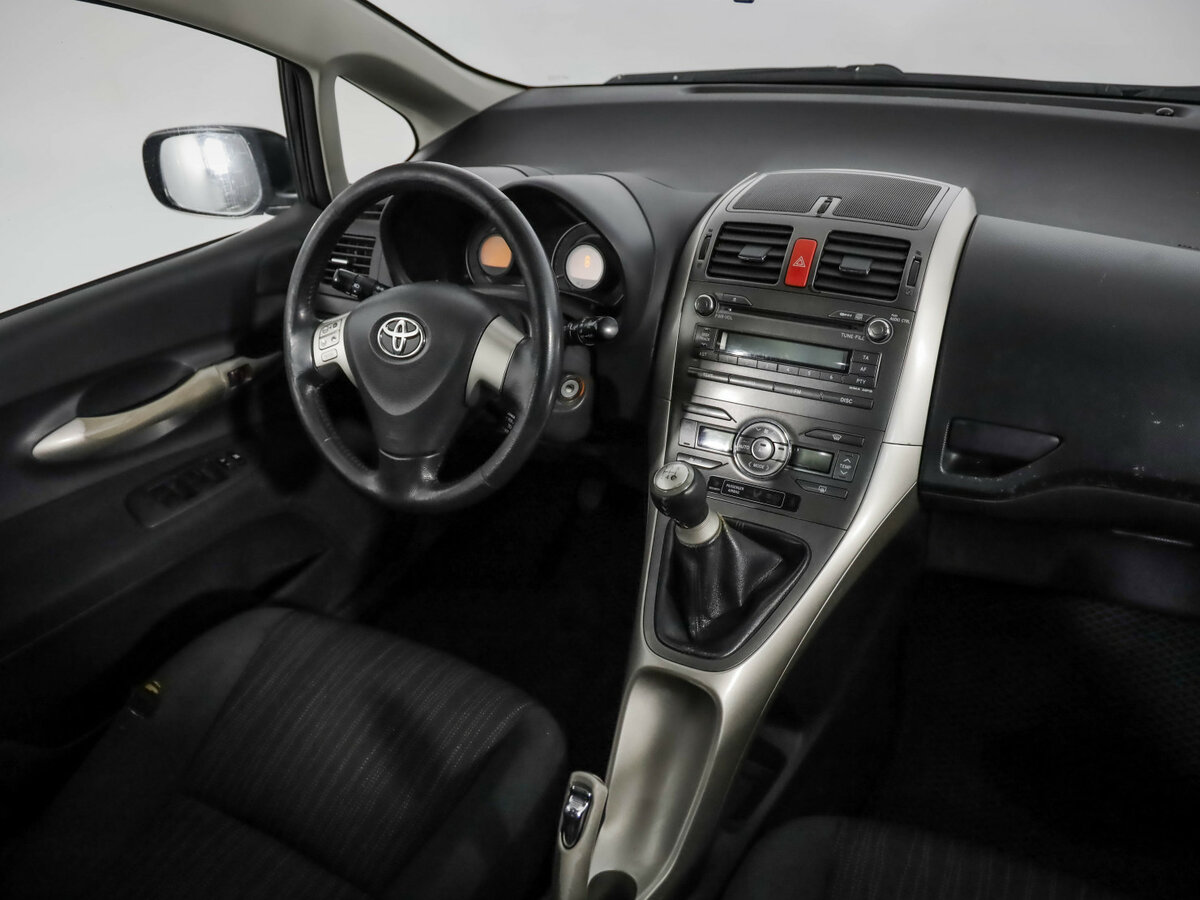 Toyota Auris с пробегом — 2007 год. Фото: #0