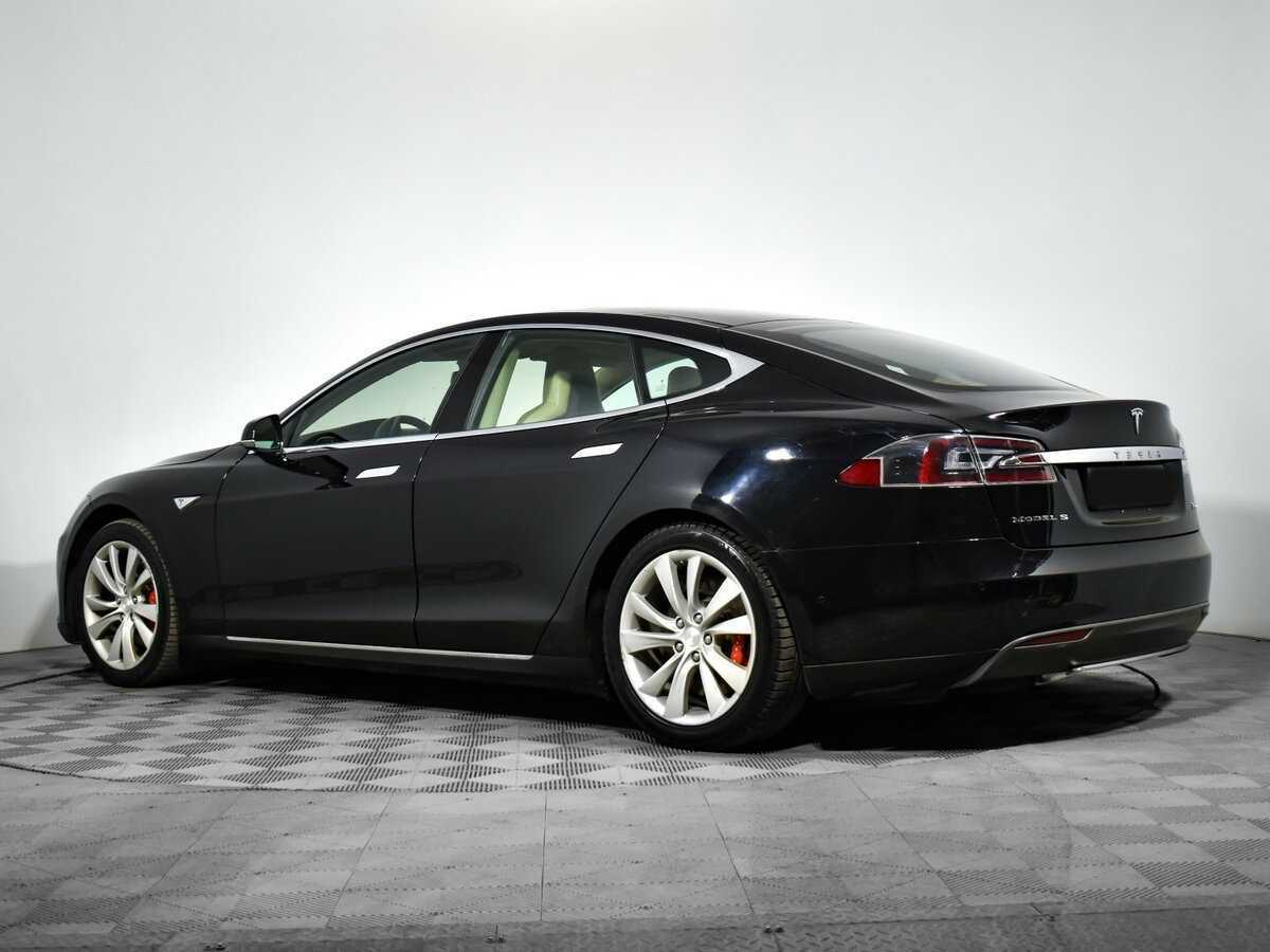 Tesla Model S с пробегом — 2015 год. Фото: #5