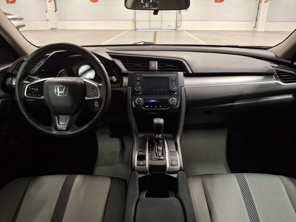Honda Civic с пробегом — 2016 год. Фото: #13