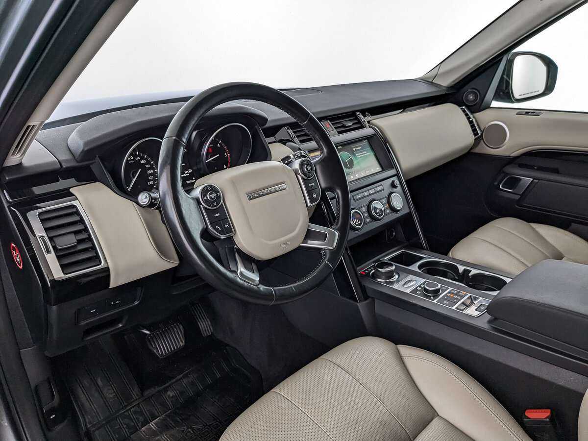Land Rover Discovery с пробегом — 2018 год. Фото: #10