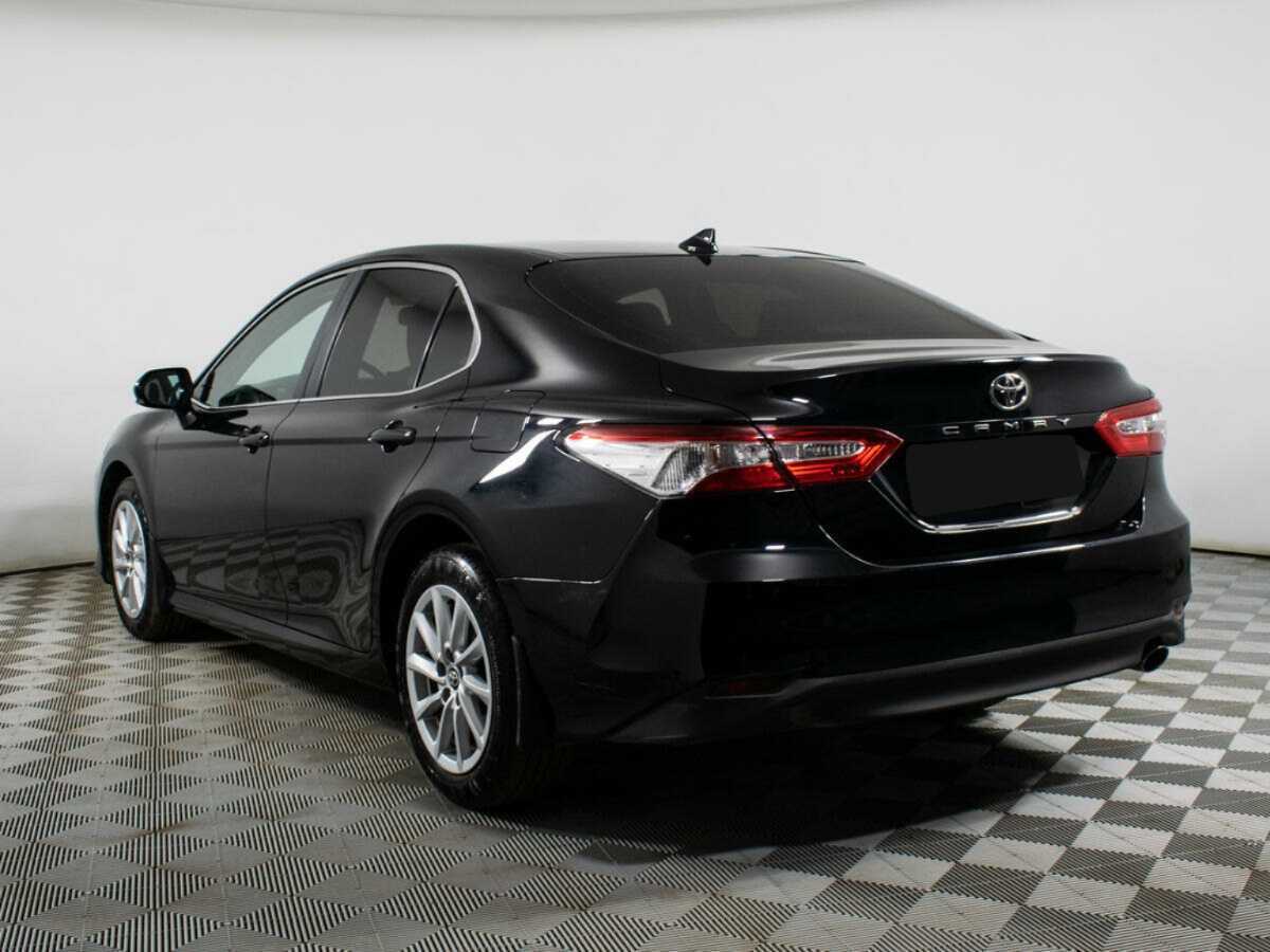 Toyota Camry с пробегом — 2021 год. Фото: #4