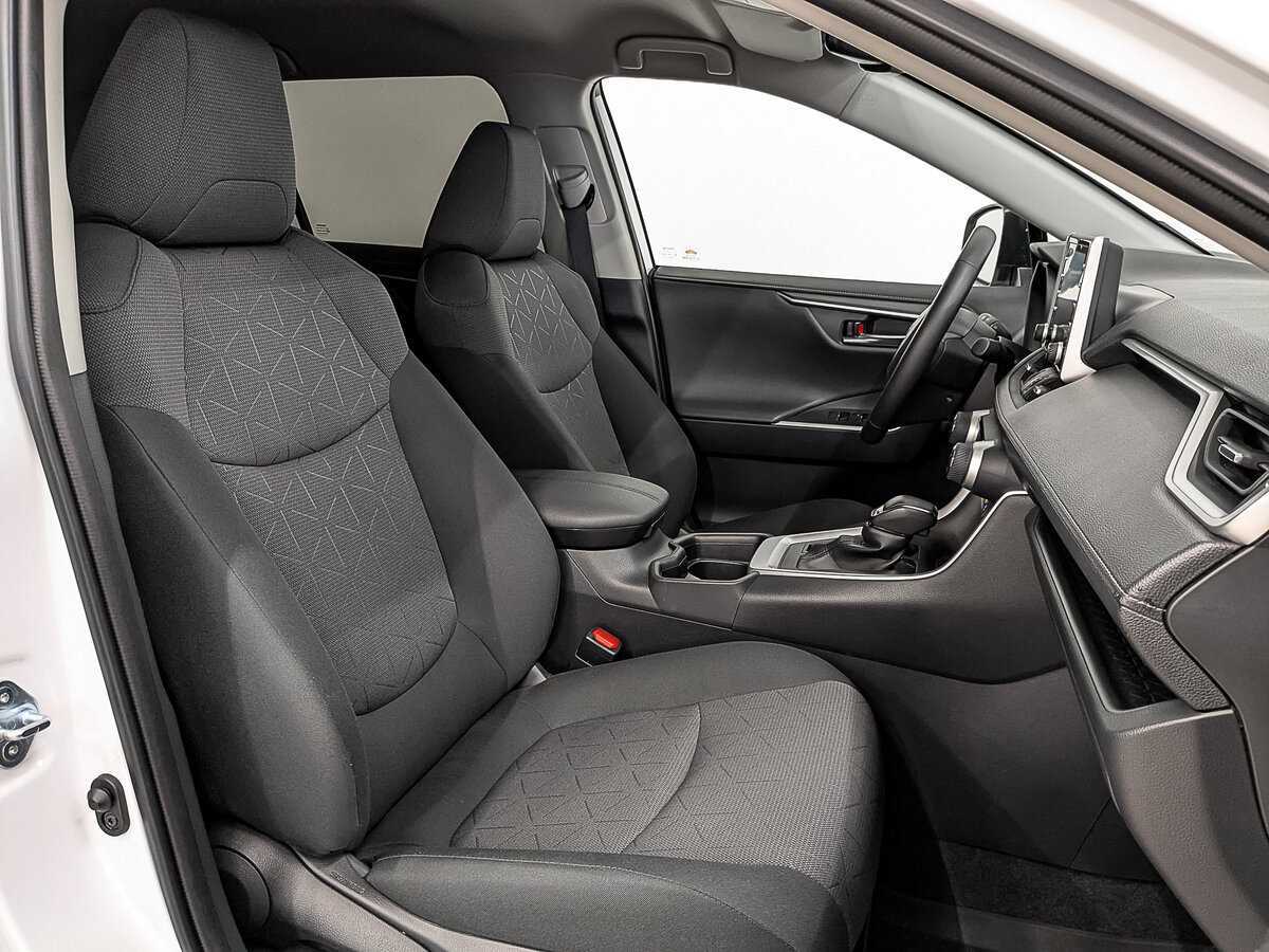 Toyota RAV4 с пробегом — 2022 год. Фото: #22