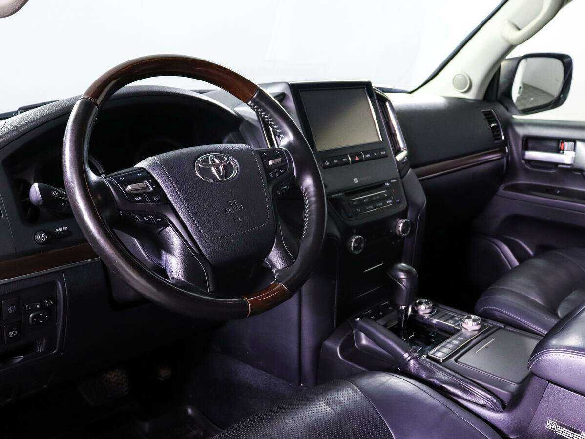 Toyota Land Cruiser с пробегом — 2016 год. Фото: #13