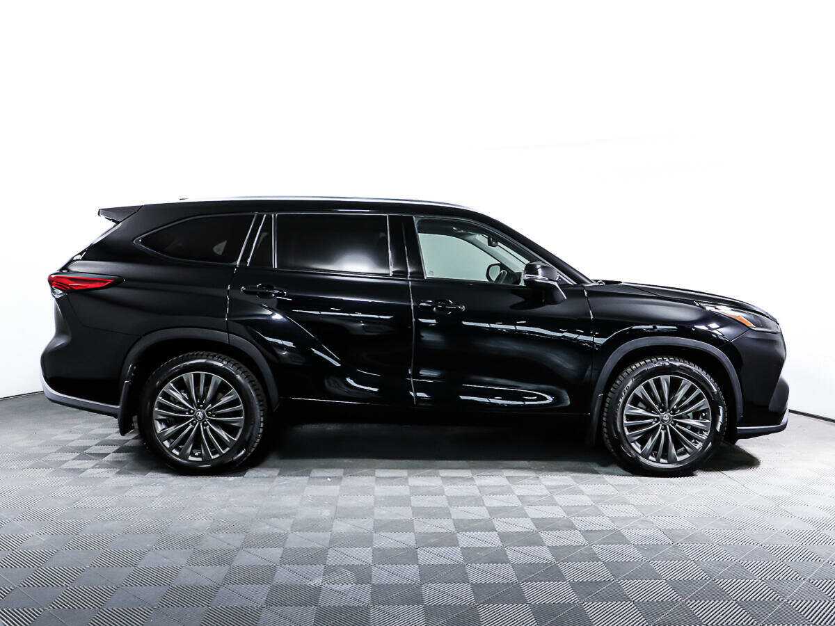 Toyota Highlander с пробегом — 2021 год. Фото: #3