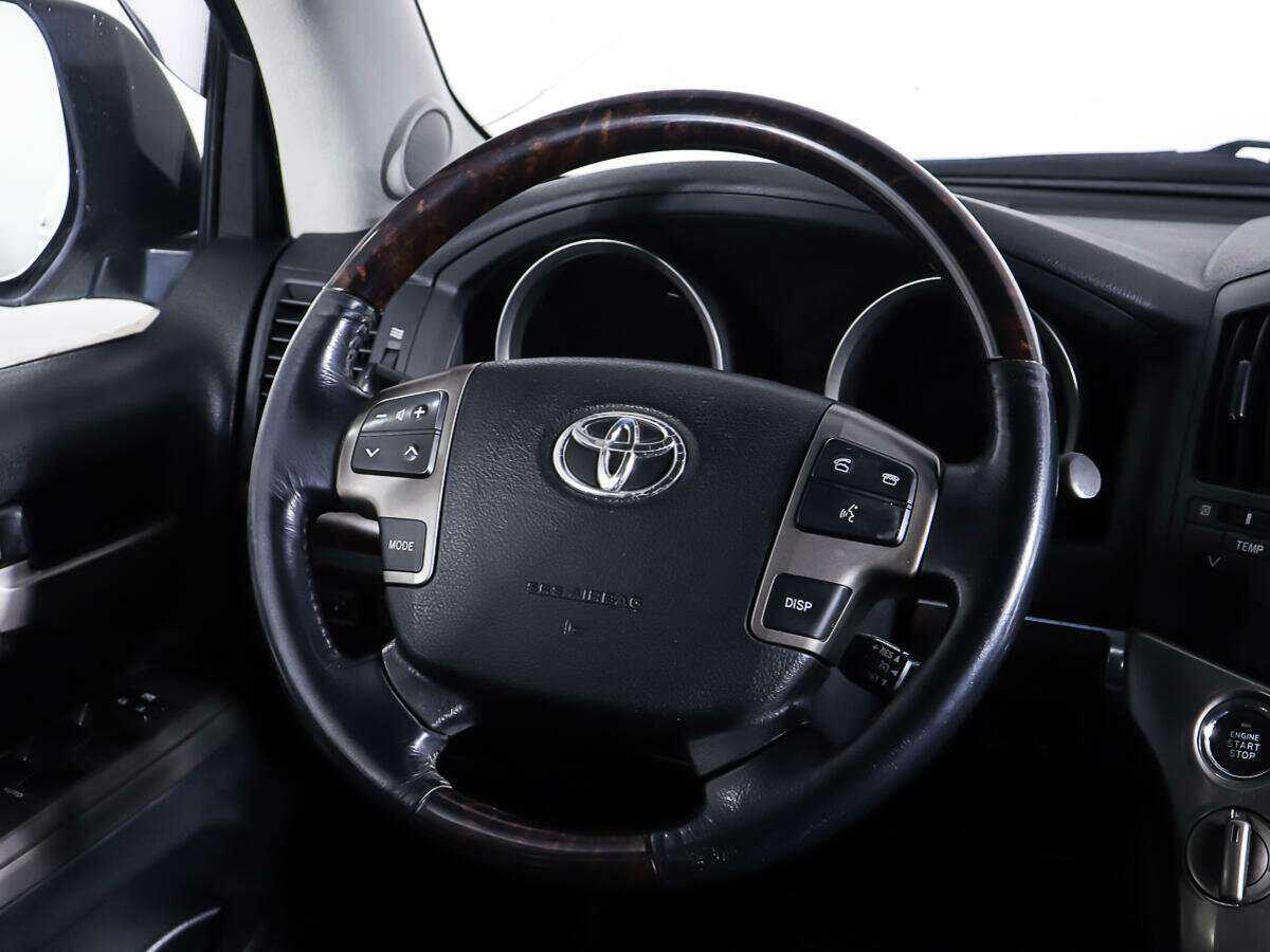 Toyota Land Cruiser с пробегом — 2010 год. Фото: #14