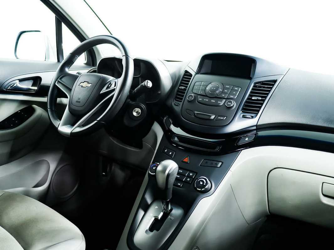Chevrolet Orlando с пробегом — 2013 год. Фото: #8