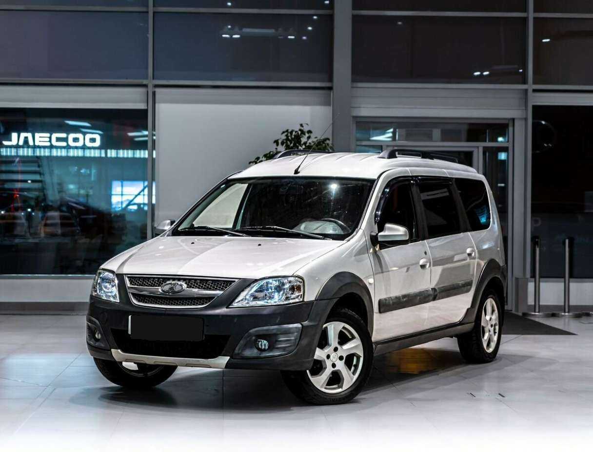 Lada (ВАЗ) Largus с пробегом — 2018 год. Посмотреть фото