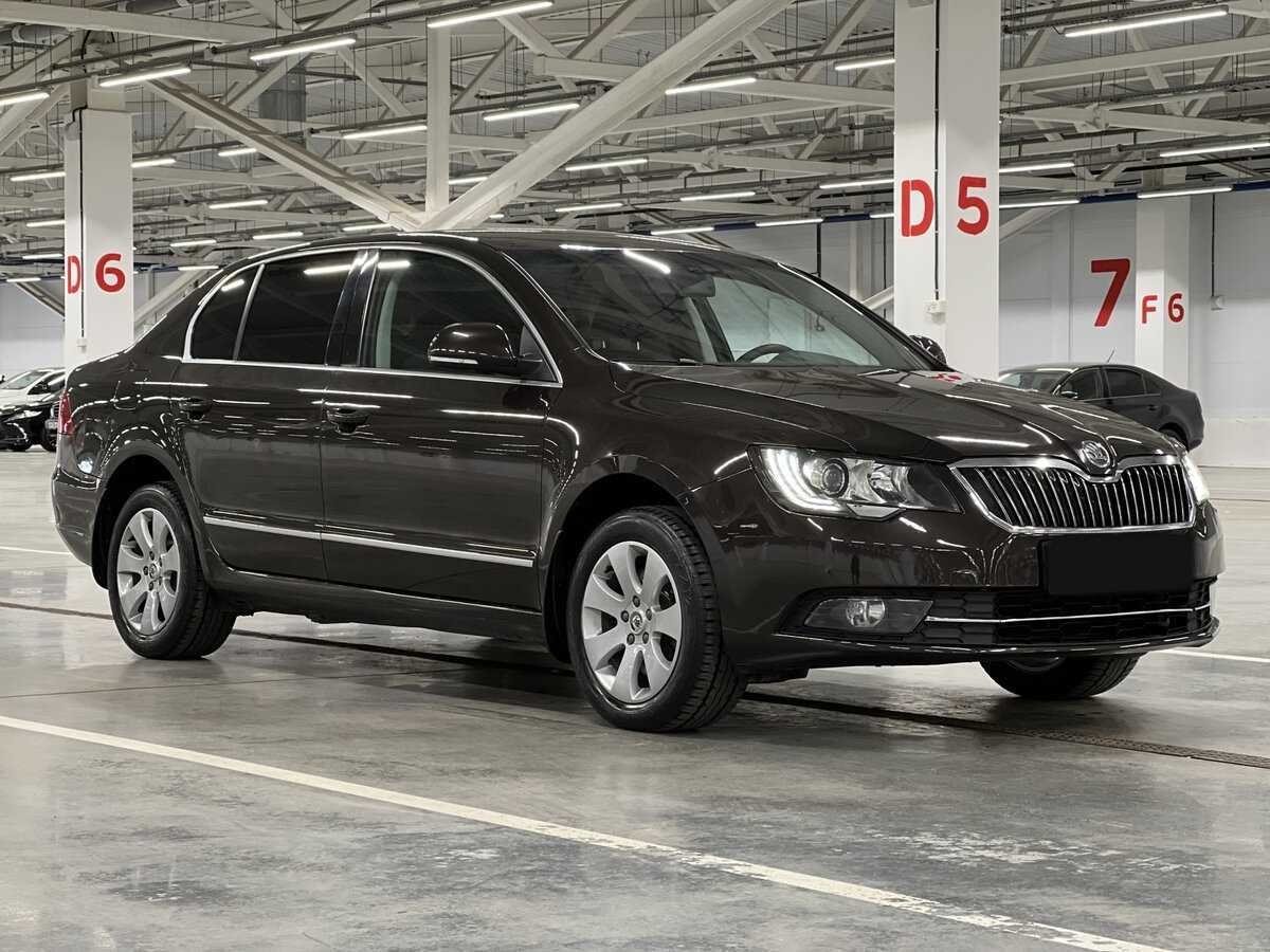Skoda Superb с пробегом — 2013 год. Фото: #2