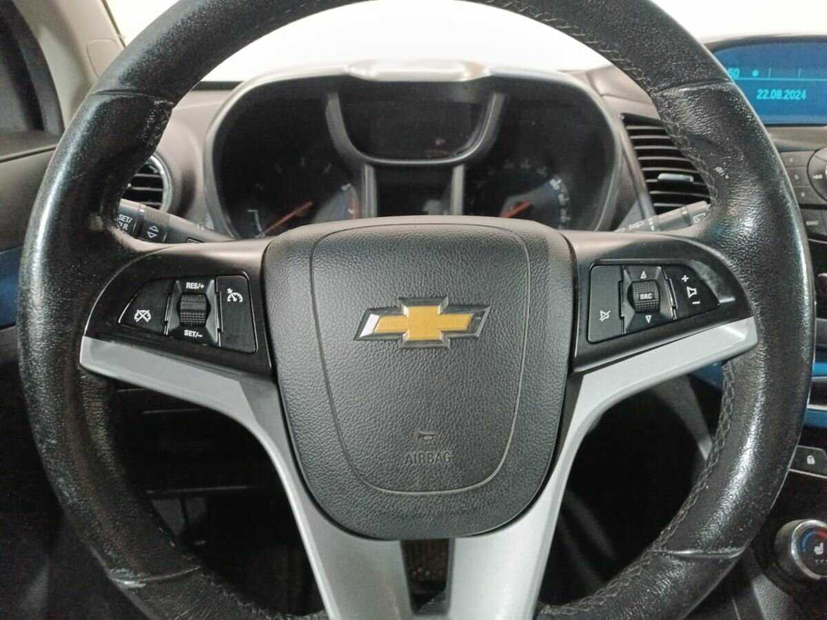 Chevrolet Orlando с пробегом — 2012 год. Фото: #9