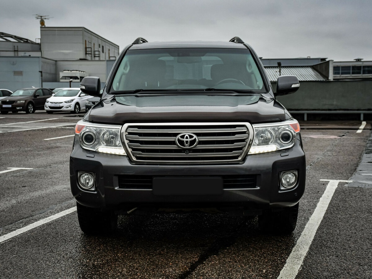Toyota Land Cruiser с пробегом — 2012 год. Фото: #1