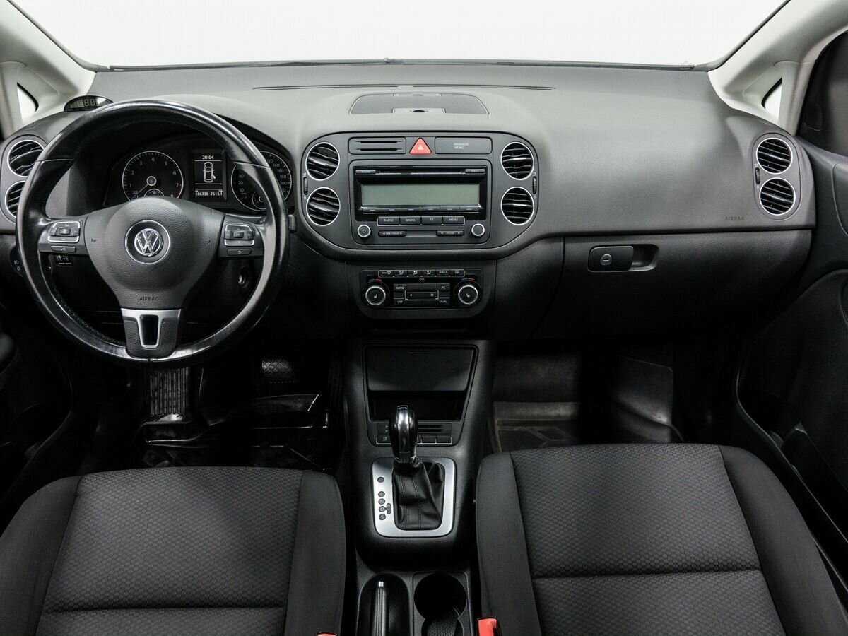 Volkswagen Golf Plus с пробегом — 2011 год. Фото: #9