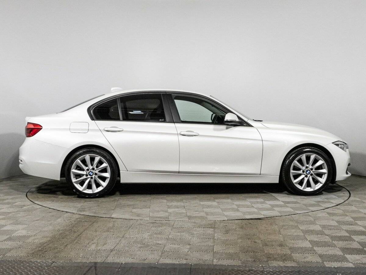 BMW 3 серии с пробегом — 2017 год. Фото: #3