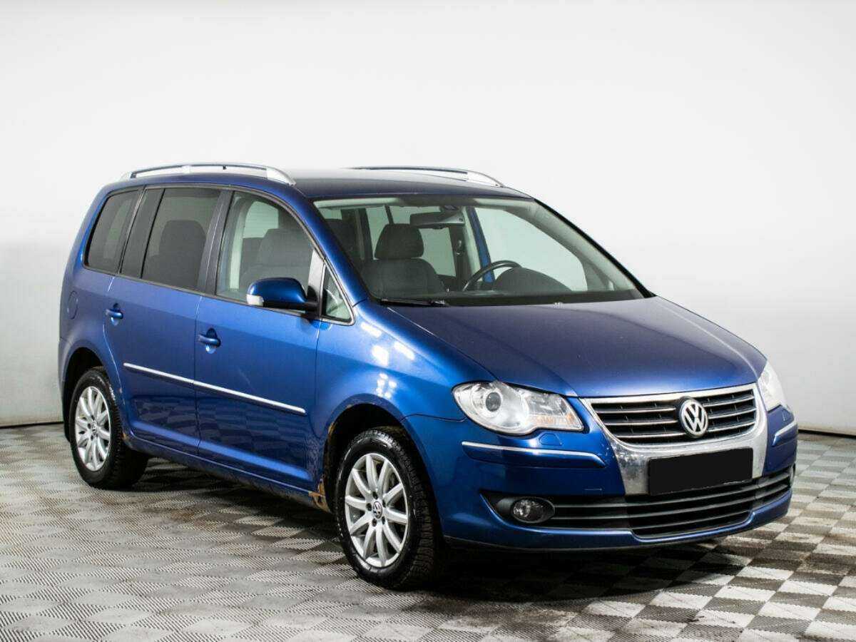 Volkswagen Touran с пробегом — 2008 год. Фото: #2