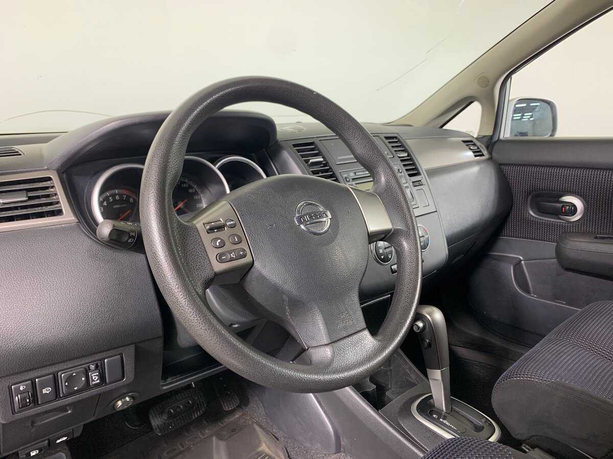 Nissan Tiida с пробегом — 2011 год. Фото: #11