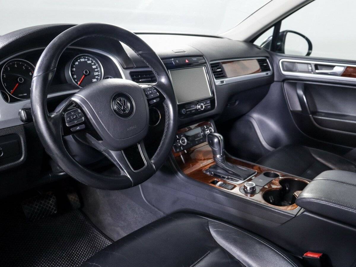Volkswagen Touareg с пробегом — 2010 год. Фото: #13