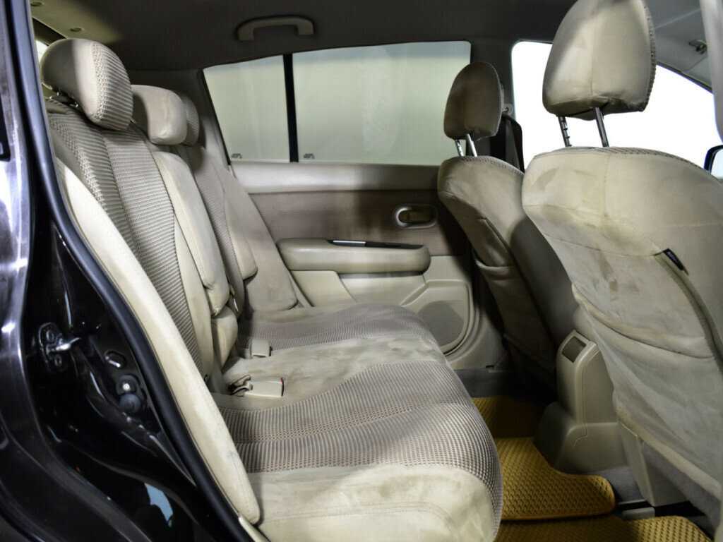 Nissan Tiida с пробегом — 2011 год. Фото: #9