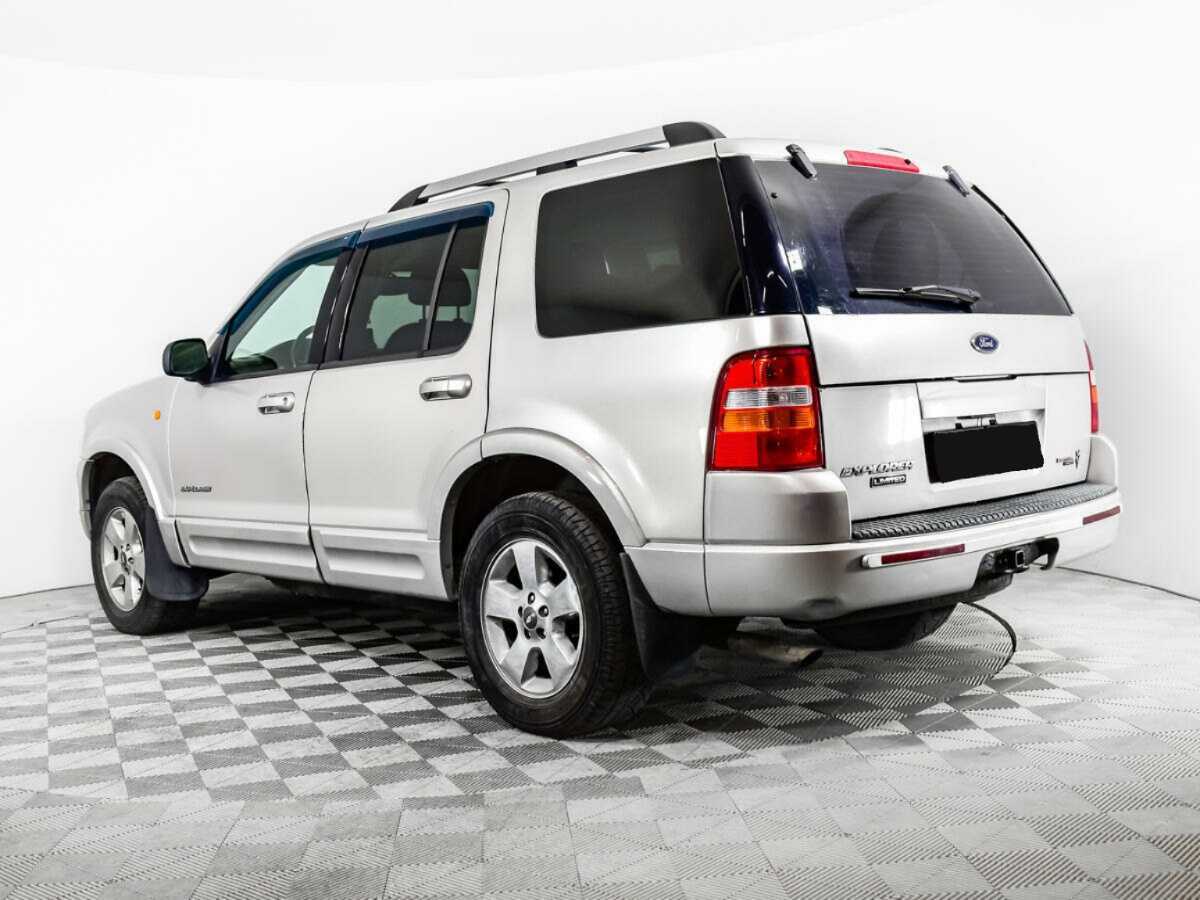Ford Explorer с пробегом — 2005 год. Фото: #6