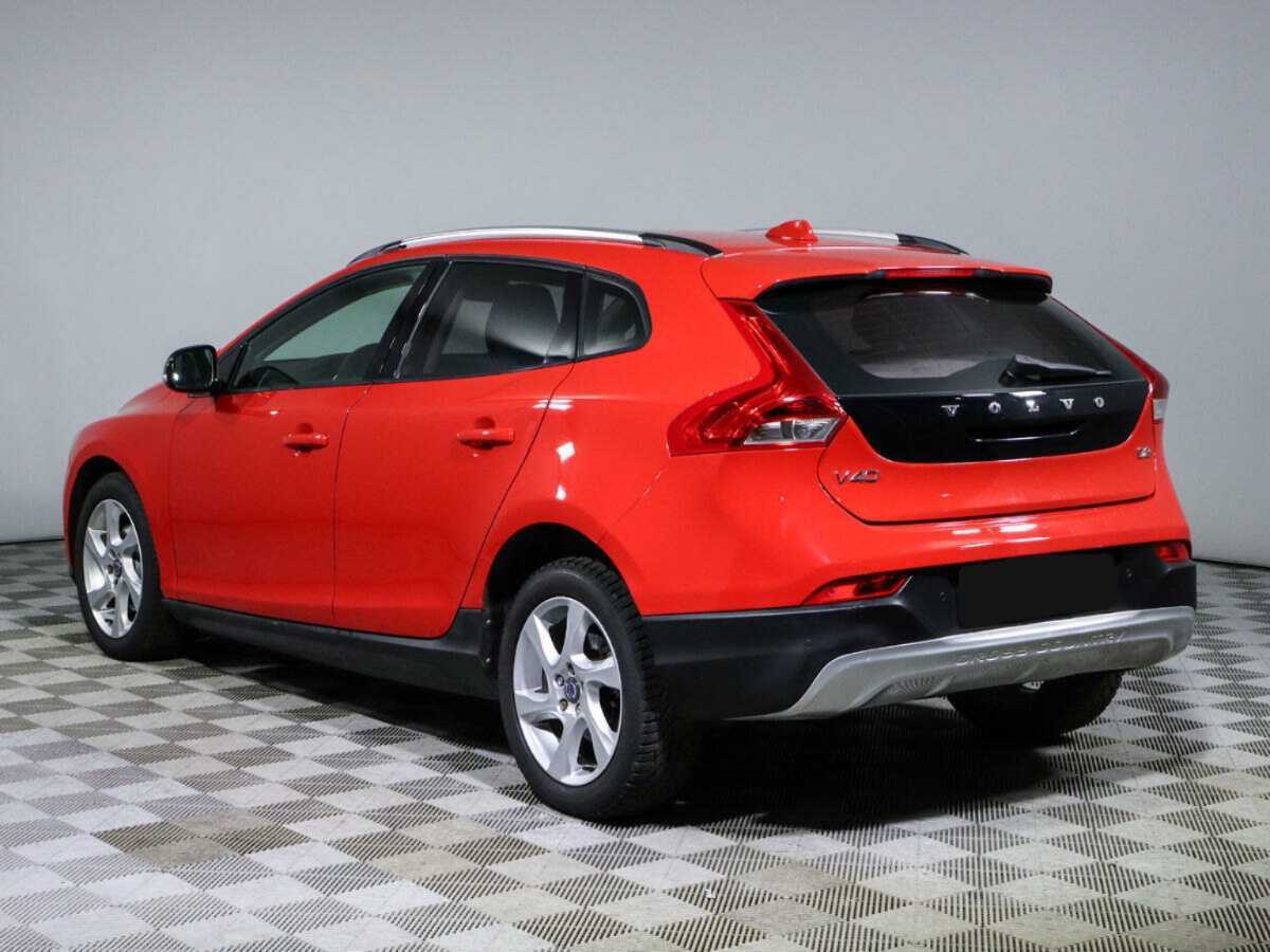 Volvo V40 Cross Country с пробегом — 2014 год. Фото: #4
