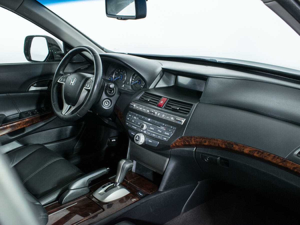 Honda Crosstour с пробегом — 2011 год. Фото: #8