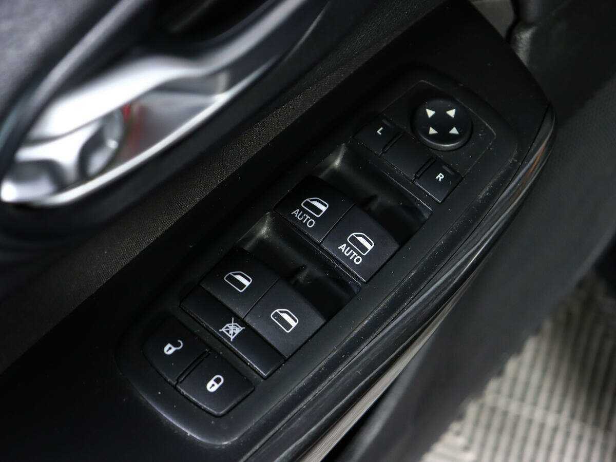 Jeep Cherokee с пробегом — 2014 год. Фото: #12