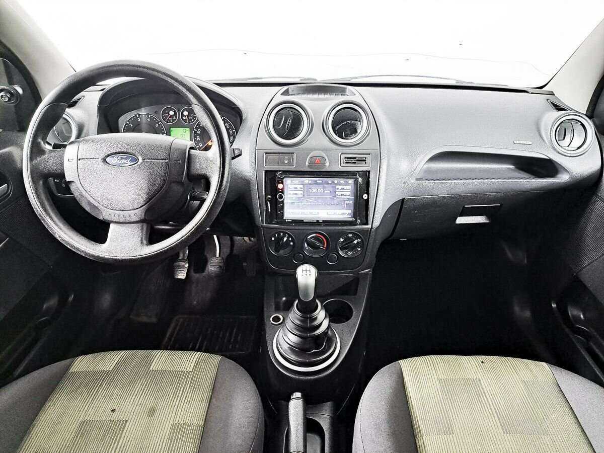 Ford Fiesta с пробегом — 2007 год. Фото: #11